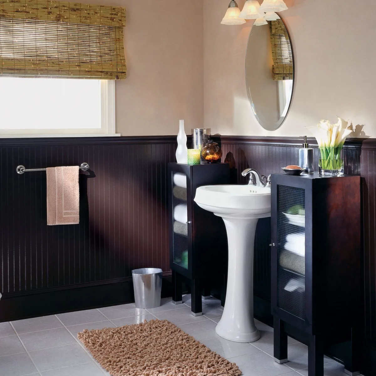 Panneaux de lambris muraux décoratifs Doman dans la salle de bain