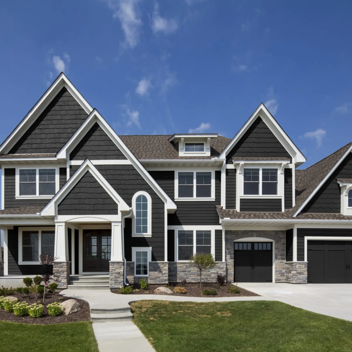 Diamond Kote Building Products - LP SmartSide Prefinishing - siding and trim GRAPHITE house
