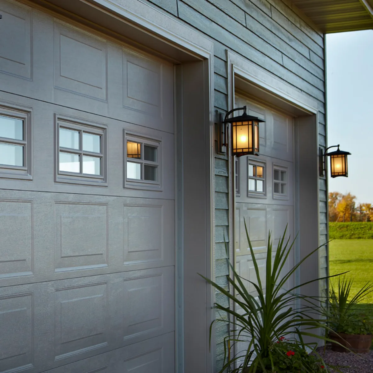 Diamond Kote Building Products - LP SmartSide Prefinishing - sidings garage