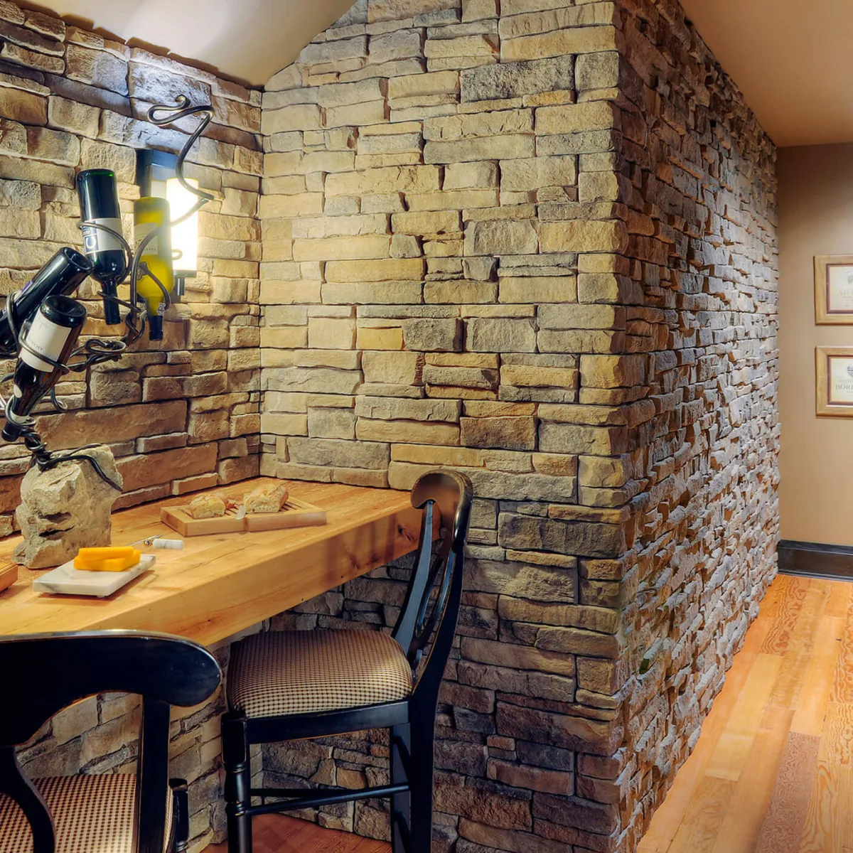 Fusion Stone Veneer Great Lakes Brindle interior dinning