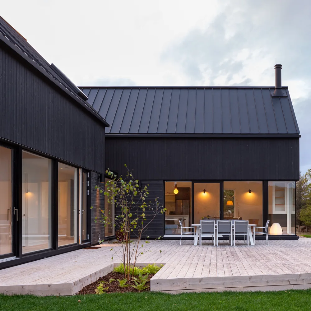 Maibec Genuine Wood Siding - Lambris de bois véritable scandinavian style house